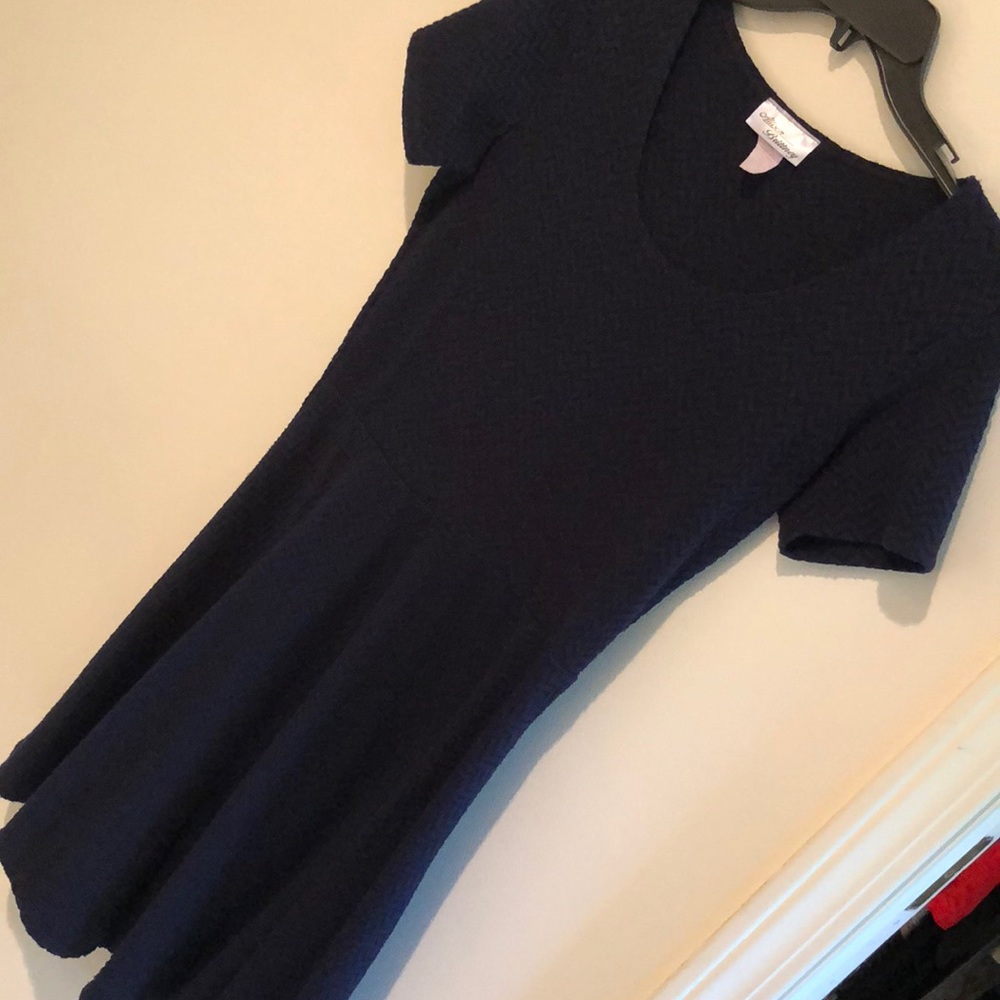 Short sleeve navy blue dress with great stretch